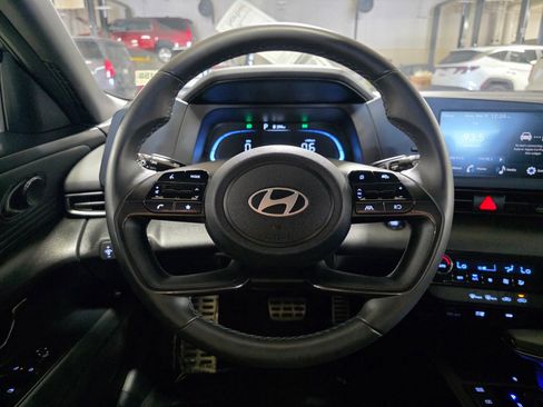 Certified 2025 Hyundai Elantra Sport FWD image 29
