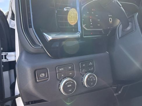 New 2026 GMC Sierra 3500 SLT w/ SLT Premium Package AWD/4WD image 44