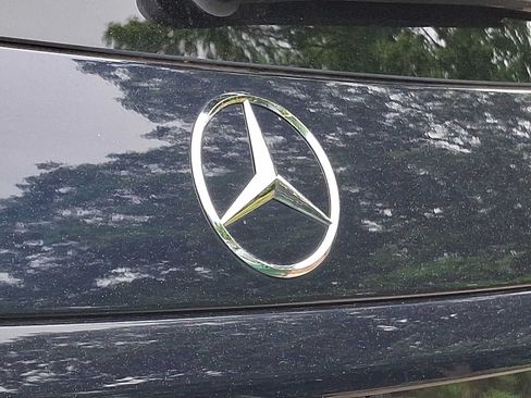 Used 2024 Mercedes-Benz GLC 300 4MATIC image 30