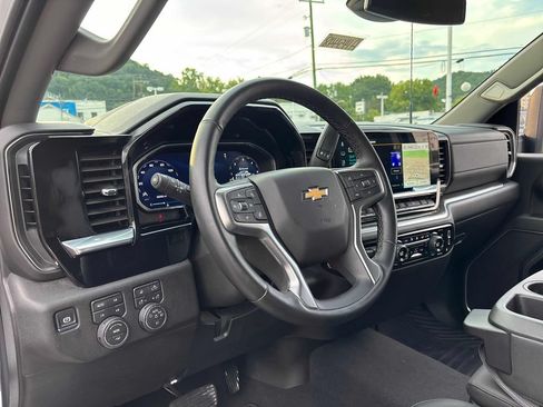 Used 2026 Chevrolet Silverado 2500 LTZ AWD/4WD image 8