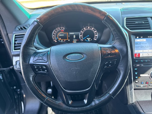 Used 2017 Ford Explorer Platinum AWD/4WD image 14