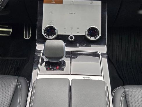 Certified 2022 Land Rover Range Rover Velar R-Dynamic S image 11
