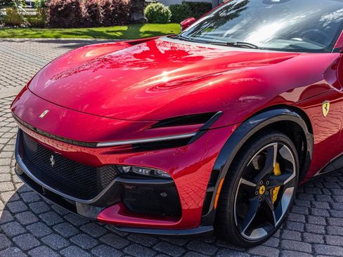 Used 2023 Ferrari Purosangue AWD/4WD image 31