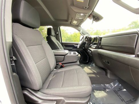 Used 2024 Chevrolet Silverado 2500 LT image 9