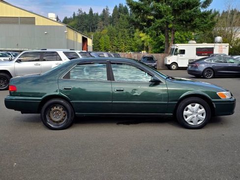 Used 2000 Toyota Camry LE FWD image 8