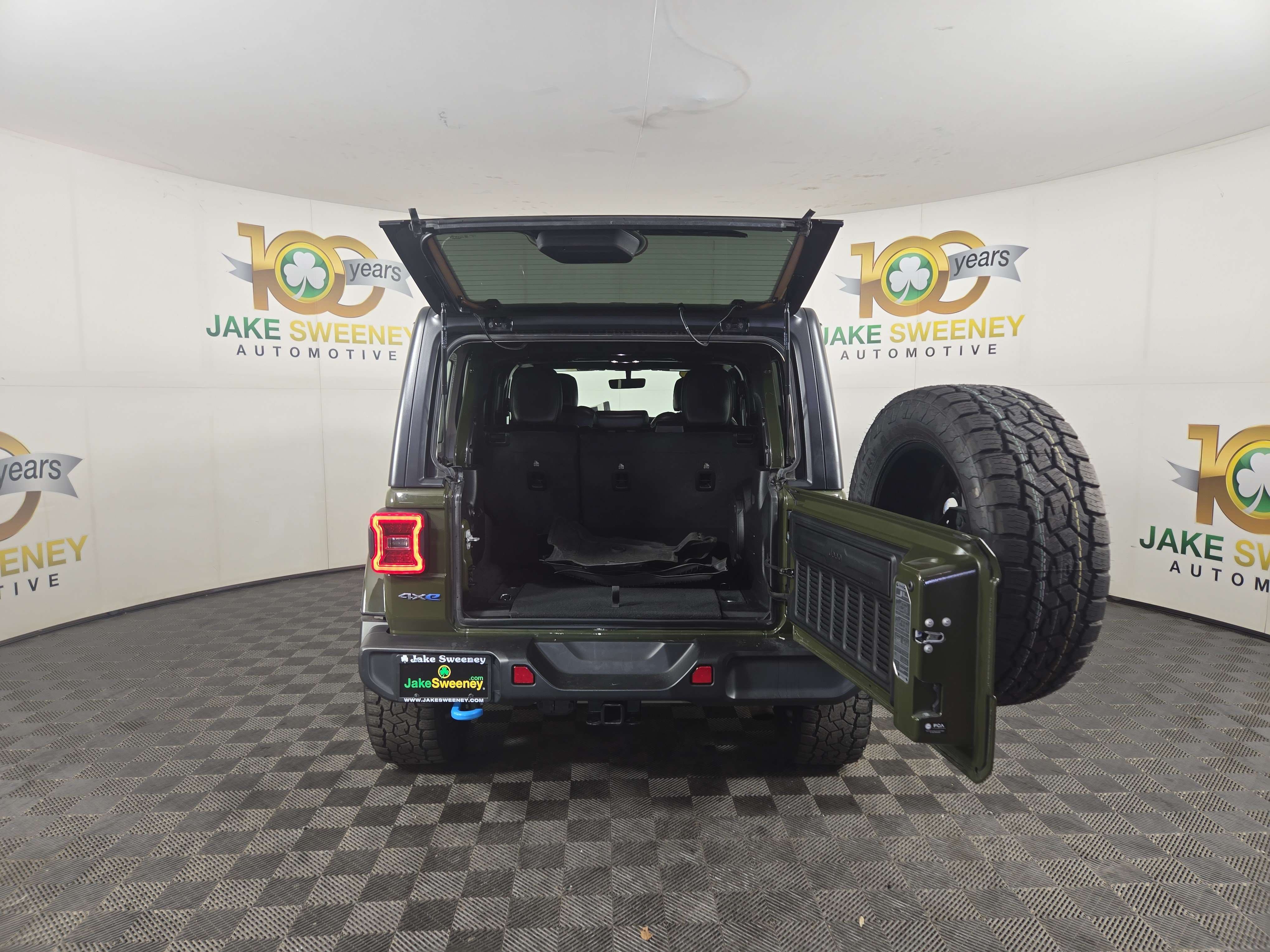 Certified 2023 Jeep Wrangler Unlimited Sahara w/ Dual Top Group AWD/4WD image 34