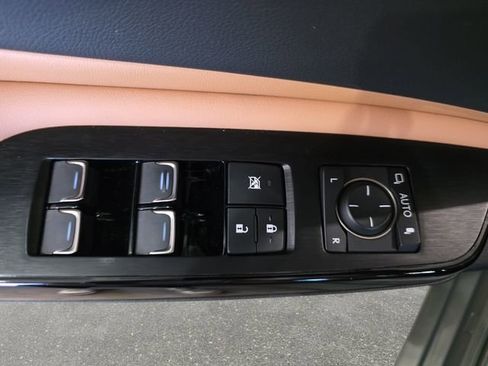 Certified 2025 Lexus ES 300h w/ Premium Package image 28