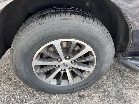 Used 2021 Ford Expedition XLT image 23