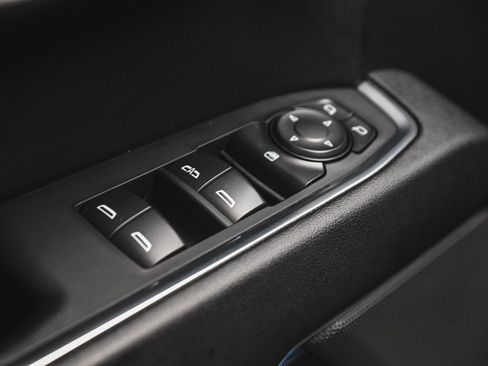 Used 2024 GMC Sierra 1500 Elevation image 9