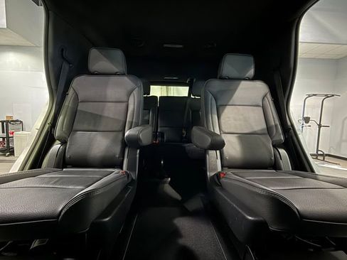 Certified 2025 GMC Yukon Denali image 28