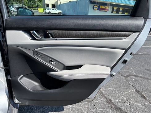 Used 2018 Honda Accord Touring image 23