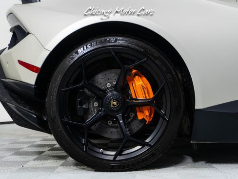 Used 2018 Lamborghini Huracan AWD/4WD image 12