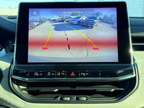 Used 2022 Jeep Compass Limited image 21