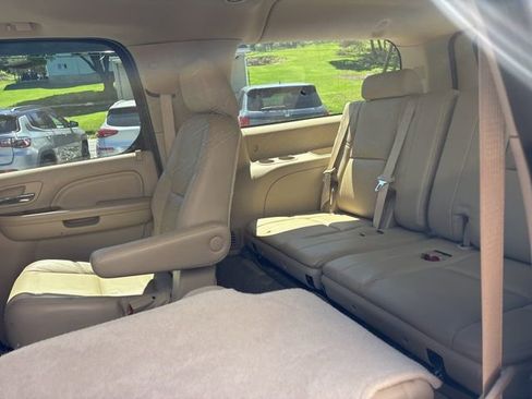 Used 2014 Cadillac Escalade ESV Premium AWD/4WD image 19
