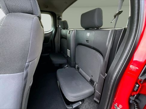 Used 2022 Nissan Frontier SV w/ Technology Package image 21