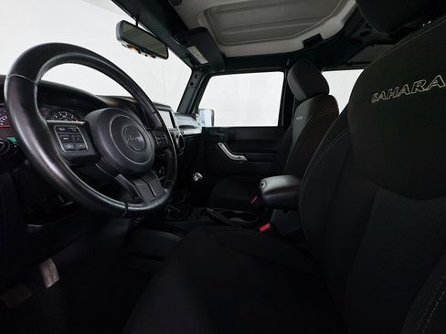 Used 2016 Jeep Wrangler Sahara w/ Dual Top Group image 19