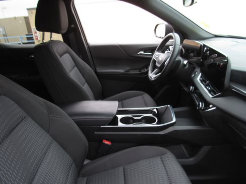 Used 2025 Chevrolet Equinox LT AWD/4WD image 8