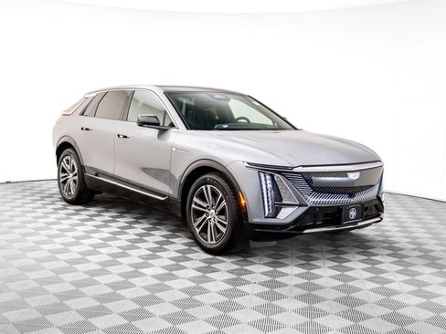 New 2026 Cadillac Lyriq Luxury image 7