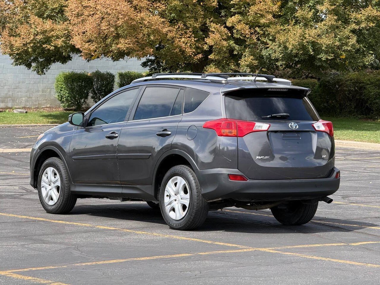 Used 2013 Toyota RAV4 LE FWD image 3