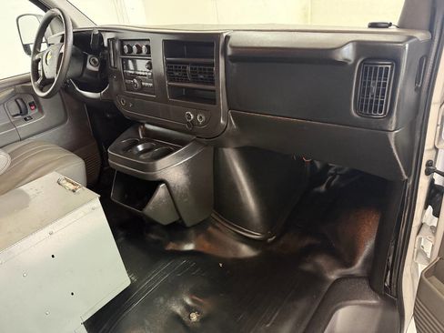 Used 2014 Chevrolet Express 3500 3500 3dr Extended Cargo Van image 77