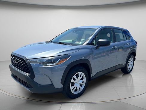 Used 2022 Toyota Corolla Cross L AWD/4WD image 3
