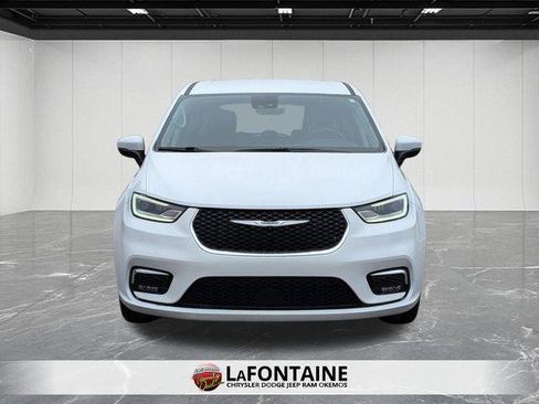 Certified 2023 Chrysler Pacifica Touring-L FWD image 8