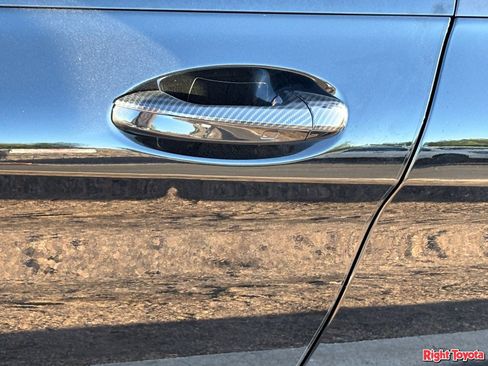 Used 2021 Mercedes-Benz C 300 Sedan image 10