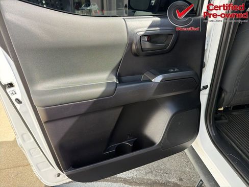 Used 2020 Toyota Tacoma TRD Off-Road AWD/4WD image 37