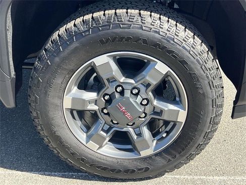 New 2026 GMC Sierra 2500 SLE w/ SLE Value Package; image 33