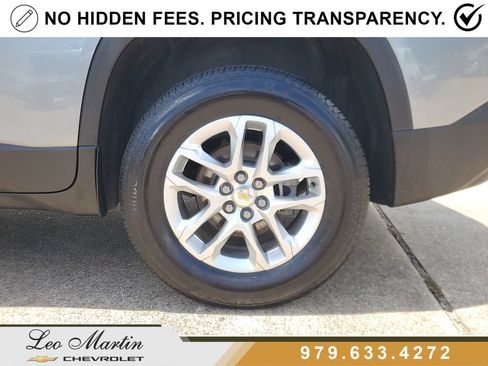 Used 2023 Chevrolet Traverse LS FWD image 7
