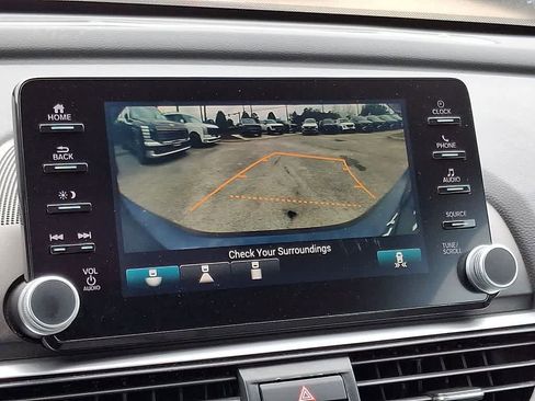 Used 2018 Honda Accord EX image 17