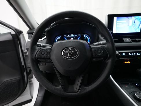Used 2024 Toyota RAV4 XLE AWD/4WD image 4