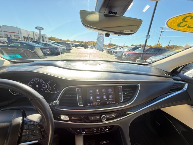 Used 2023 Buick Enclave Avenir w/ Avenir Technology Package AWD/4WD image 40