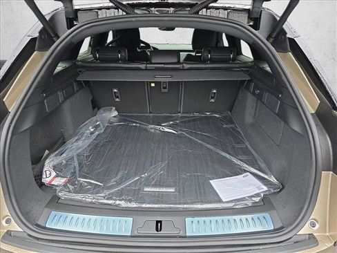 New 2026 Land Rover Range Rover Velar Dynamic SE AWD/4WD image 12