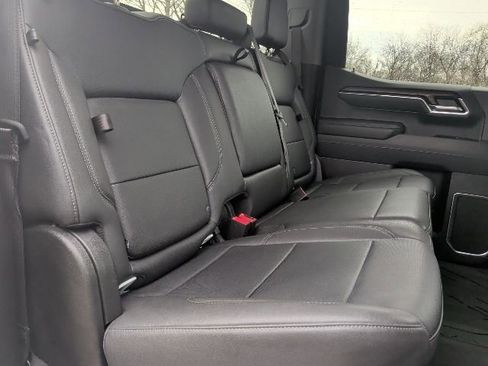 Certified 2025 GMC Sierra 1500 SLT image 15