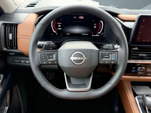 New 2026 Nissan Pathfinder Platinum AWD/4WD image 16