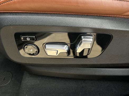 Used 2024 BMW X5 xDrive40i w/ M Sport Package image 28