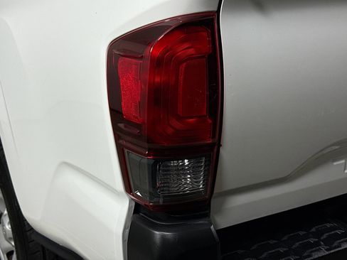 Used 2022 Toyota Tacoma SR image 33