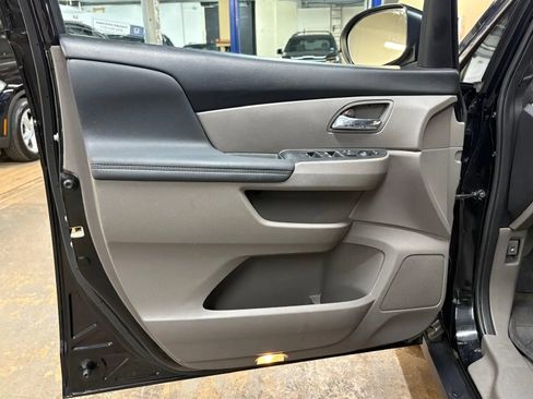 Used 2017 Honda Odyssey EX-L image 32