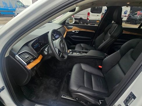 Certified 2024 Volvo XC90 B6 Plus image 17
