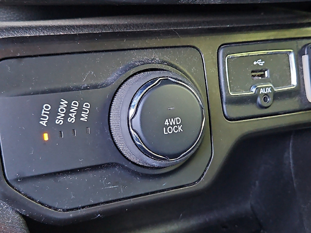 Used 2021 Jeep Renegade Limited AWD/4WD image 15