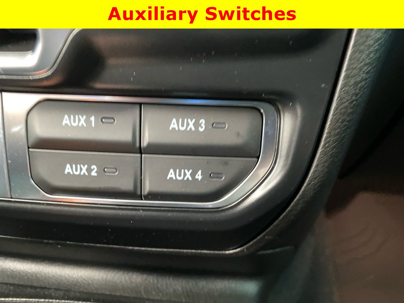 Used 2026 Jeep Gladiator Mojave AWD/4WD image 24