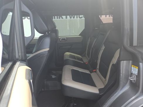 Used 2024 Ford Bronco Wildtrak AWD/4WD image 22