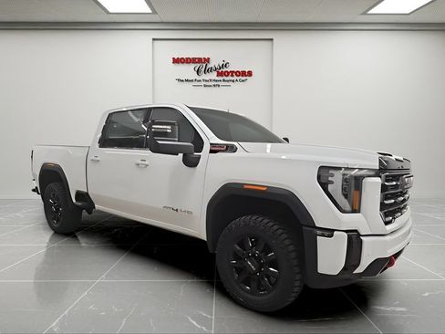 Used 2025 GMC Sierra 2500 AT4 AWD/4WD image 1