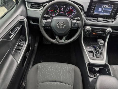 Used 2020 Toyota RAV4 XLE w/ Convenience Package FWD image 12