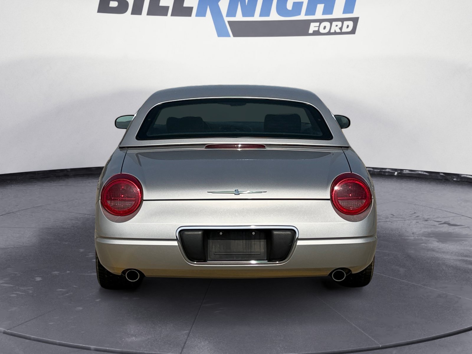 Used 2004 Ford Thunderbird RWD image 4