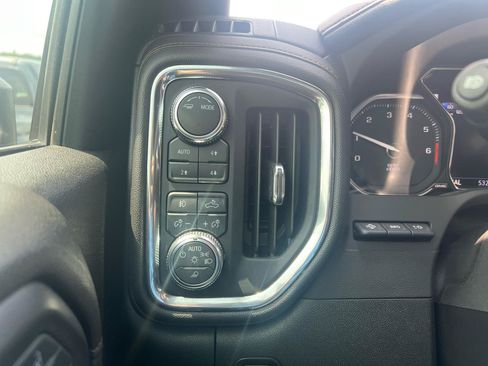 Used 2023 GMC Sierra 2500 AT4 w/ AT4 Premium Plus Package AWD/4WD image 10
