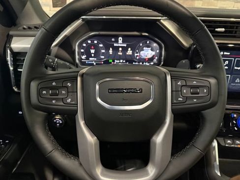 Used 2025 GMC Sierra 1500 Denali AWD/4WD image 15