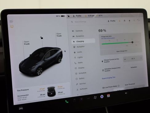 Used 2020 Tesla Model Y Performance AWD/4WD image 28