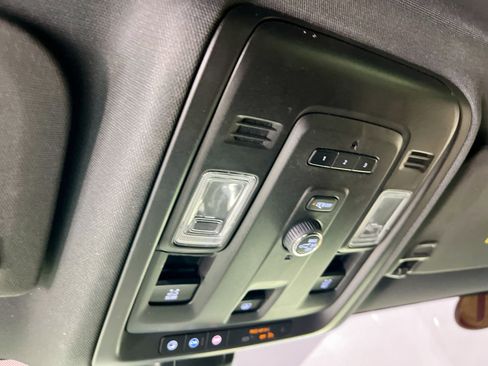 Used 2021 Chevrolet Tahoe LT image 22